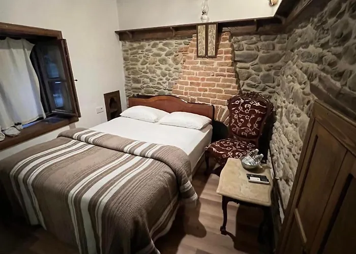 Hotell Birgi Lavinya *